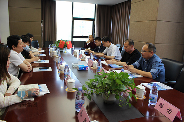 和平街道人大工委主任刘喻昌走访青开集团 共商企业发展新篇章